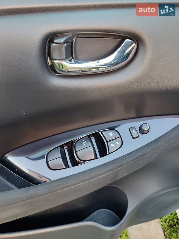 Хэтчбек Nissan Leaf 2015 в Виннице