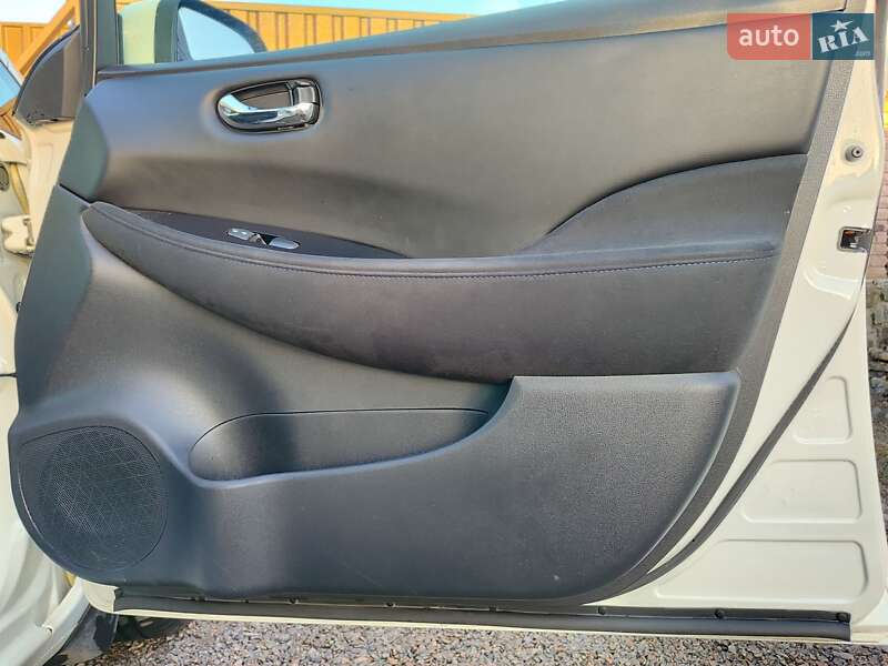 Хэтчбек Nissan Leaf 2015 в Виннице