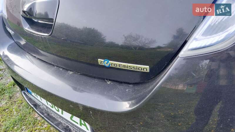 Хетчбек Nissan Leaf 2014 в Житомирі