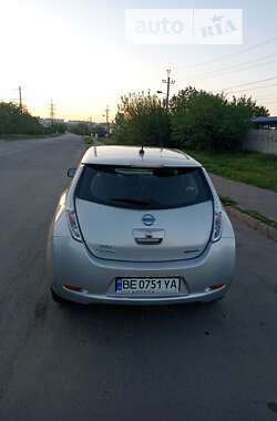 Хэтчбек Nissan Leaf 2015 в Николаеве