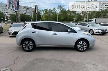 Хетчбек Nissan Leaf 2013 в Запоріжжі