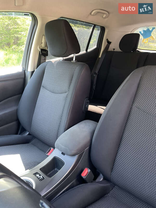 Хетчбек Nissan Leaf 2014 в Житомирі