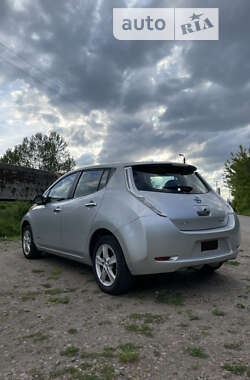 Хетчбек Nissan Leaf 2015 в Житомирі