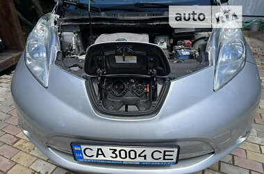 Хетчбек Nissan Leaf 2014 в Умані