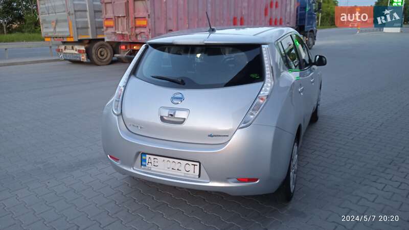 Хэтчбек Nissan Leaf 2014 в Немирове
