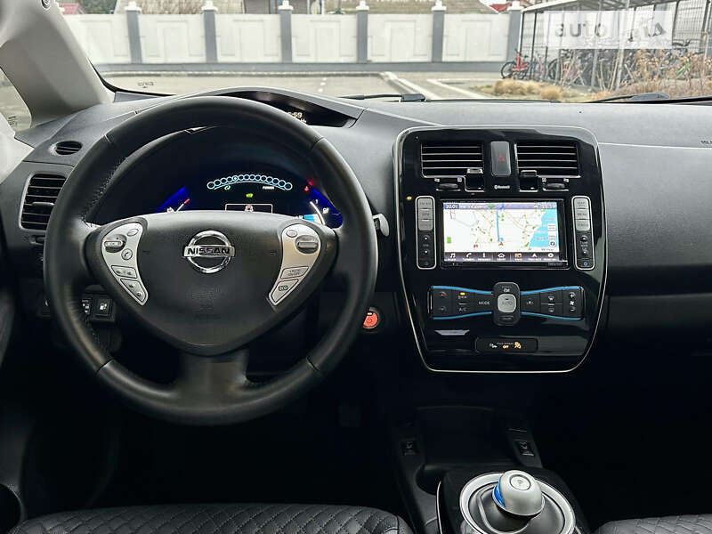 Хетчбек Nissan Leaf 2015 в Одесі