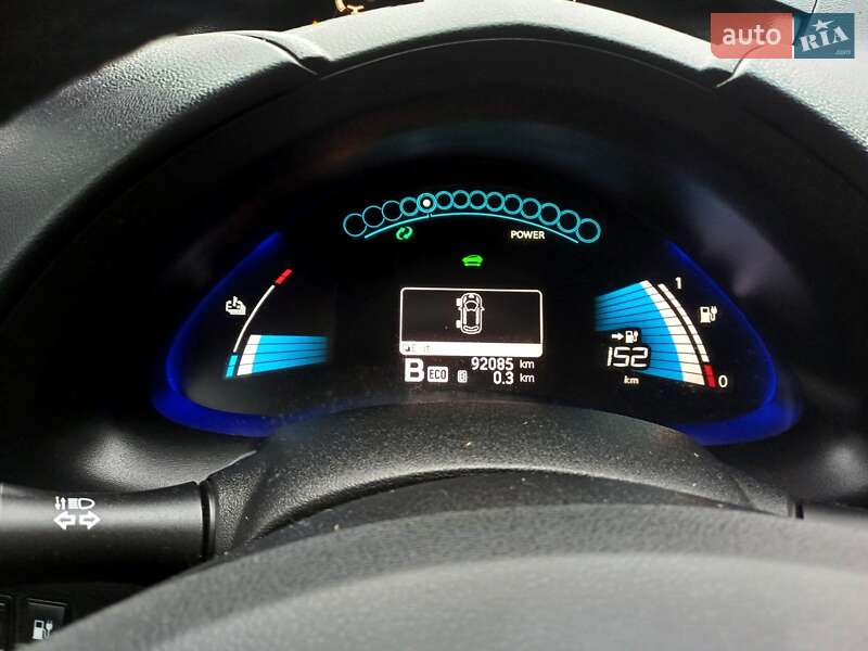 Хетчбек Nissan Leaf 2014 в Дніпрі