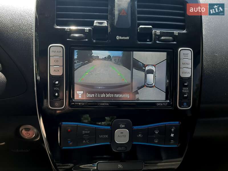 Хетчбек Nissan Leaf 2014 в Дніпрі