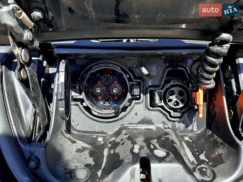 Хетчбек Nissan Leaf 2014 в Дніпрі