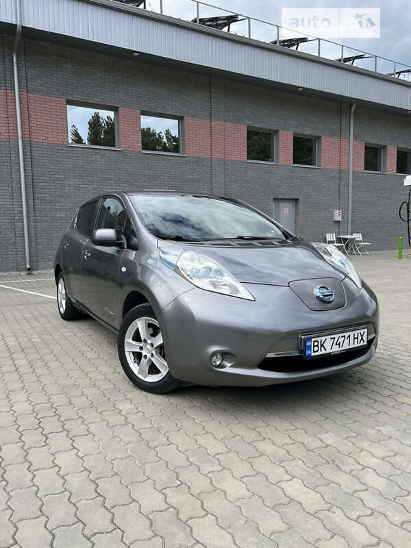 Хэтчбек Nissan Leaf 2014 в Костополе