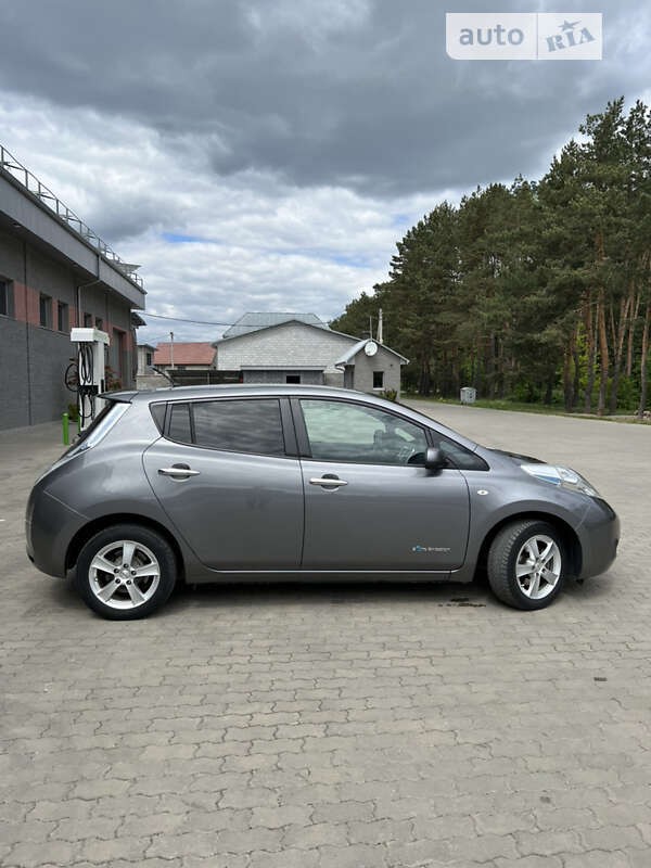 Хэтчбек Nissan Leaf 2014 в Костополе