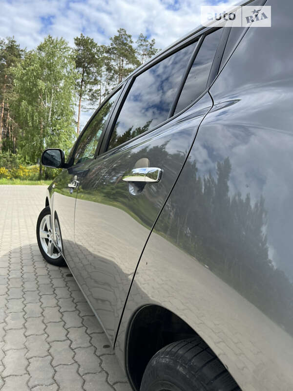 Хэтчбек Nissan Leaf 2014 в Костополе