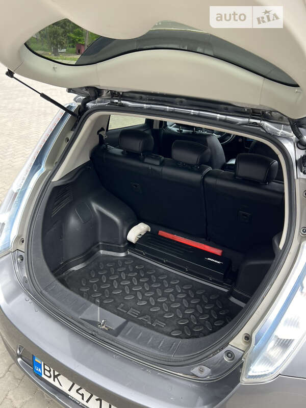 Хэтчбек Nissan Leaf 2014 в Костополе