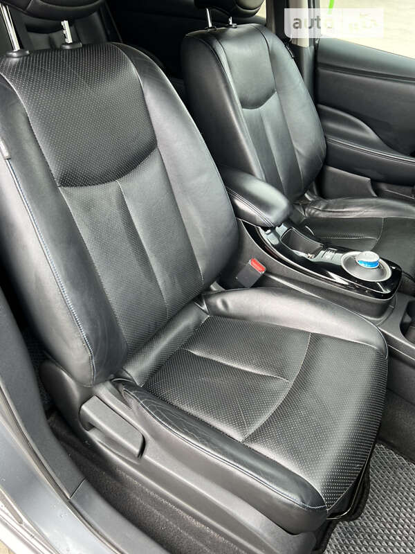 Хэтчбек Nissan Leaf 2014 в Костополе