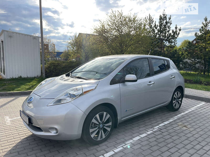 Хэтчбек Nissan Leaf 2013 в Виннице