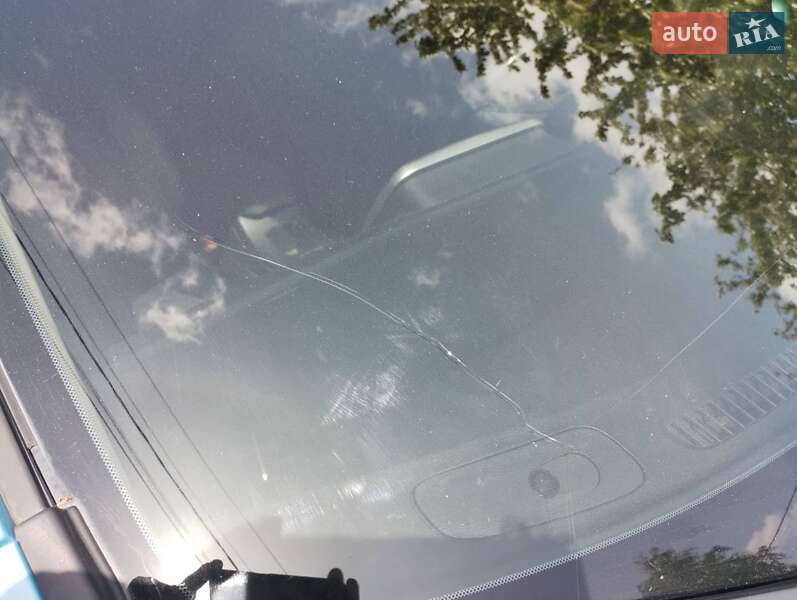 Хэтчбек Nissan Leaf 2015 в Киеве