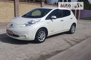 Хэтчбек Nissan Leaf 2015 в Ровно