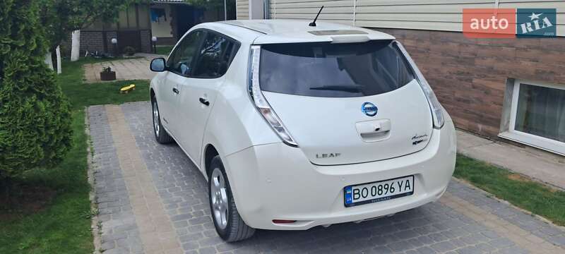 Хетчбек Nissan Leaf 2015 в Тернополі