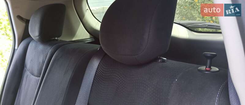 Хетчбек Nissan Leaf 2014 в Вінниці фото 23 Хетчбек Nissan Leaf 2014 в Вінниці