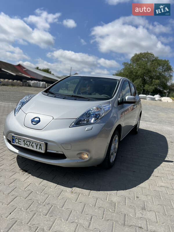 Хэтчбек Nissan Leaf 2012 в Сокирянах
