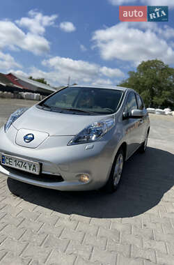 Хэтчбек Nissan Leaf 2012 в 