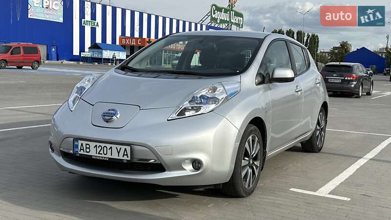 Хетчбек Nissan Leaf 2015 в Вінниці