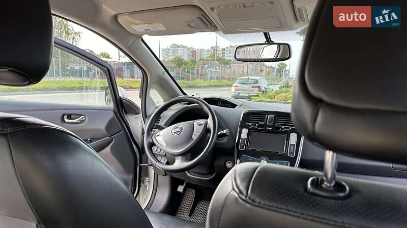 Хетчбек Nissan Leaf 2015 в Вінниці