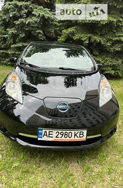 Хетчбек Nissan Leaf 2014 в Дніпрі