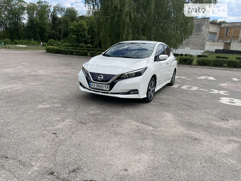 Хэтчбек Nissan Leaf 2018 в Лозовой