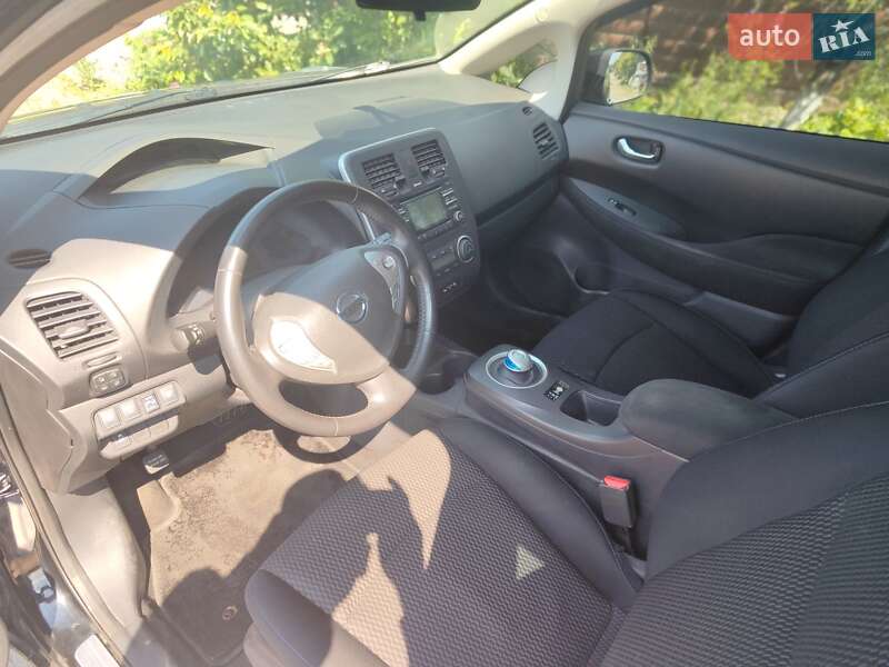Хэтчбек Nissan Leaf 2014 в Кропивницком