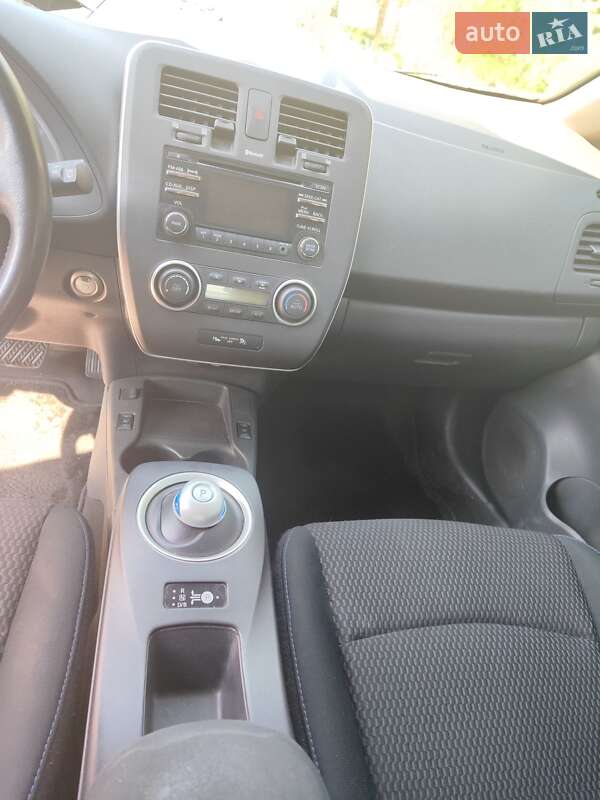 Хэтчбек Nissan Leaf 2014 в Кропивницком