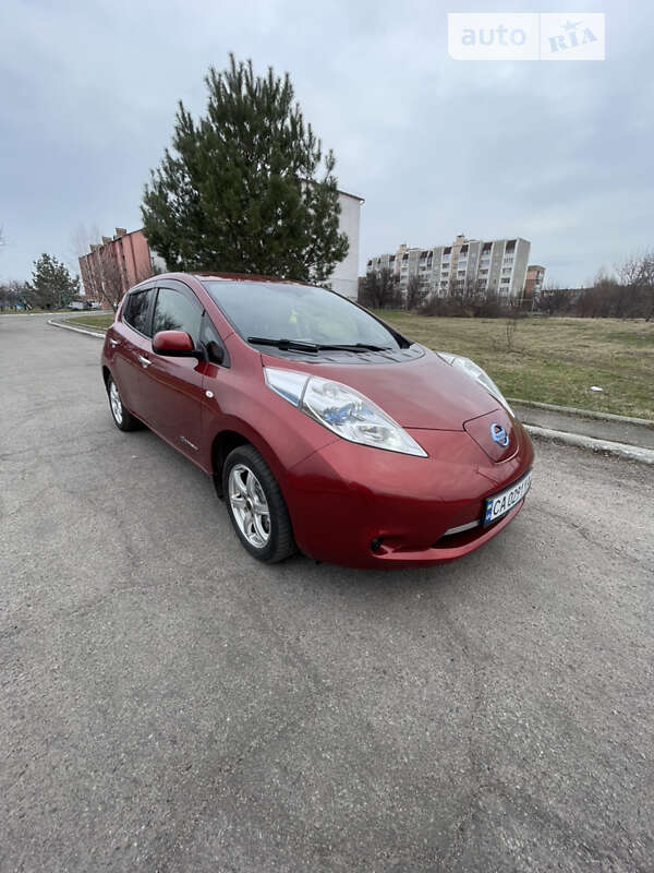 Хэтчбек Nissan Leaf 2014 в Прилуках