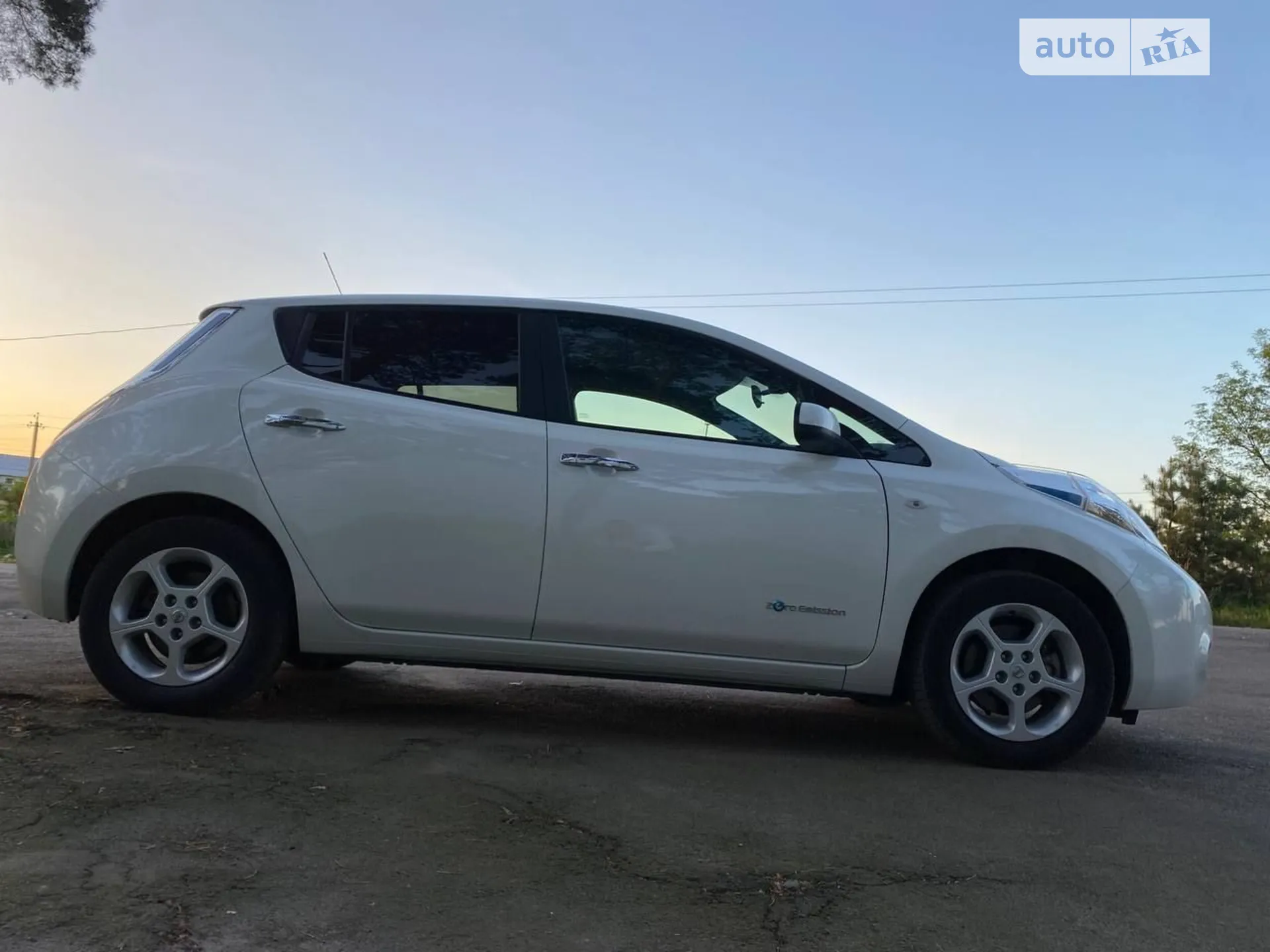 2017 Nissan Leaf - мініатюра 4