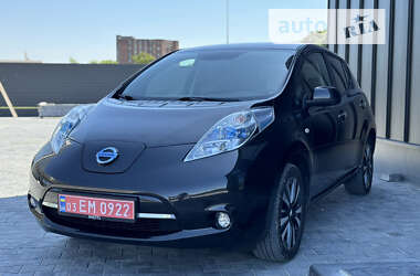 Хетчбек Nissan Leaf 2015 в Кам'янець-Подільському