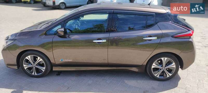 Хэтчбек Nissan Leaf 2018 в Львове