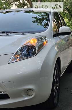 Хэтчбек Nissan Leaf 2013 в Днепре