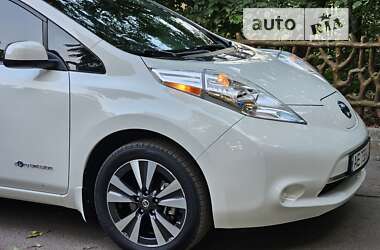 Хэтчбек Nissan Leaf 2013 в Днепре