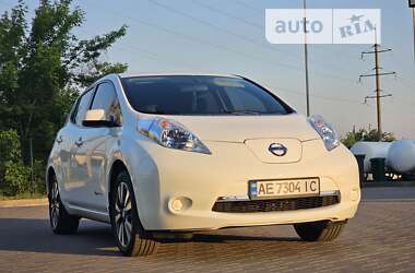 Хэтчбек Nissan Leaf 2013 в Днепре