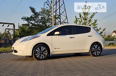 Хэтчбек Nissan Leaf 2013 в Днепре