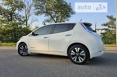 Хэтчбек Nissan Leaf 2013 в Днепре