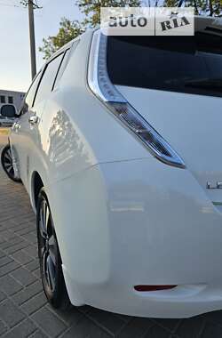 Хэтчбек Nissan Leaf 2013 в Днепре