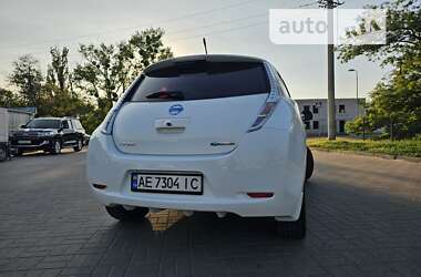 Хэтчбек Nissan Leaf 2013 в Днепре