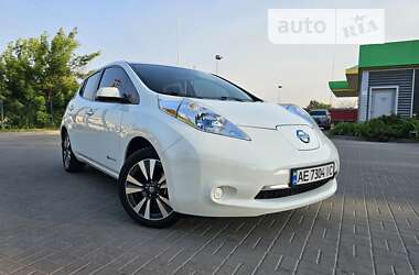 Хэтчбек Nissan Leaf 2013 в Днепре