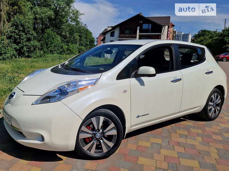 Хэтчбек Nissan Leaf 2013 в Тернополе