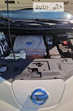 Хэтчбек Nissan Leaf 2013 в Тернополе