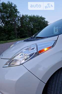 Хэтчбек Nissan Leaf 2013 в Тернополе