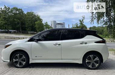 Хэтчбек Nissan Leaf 2019 в Киеве