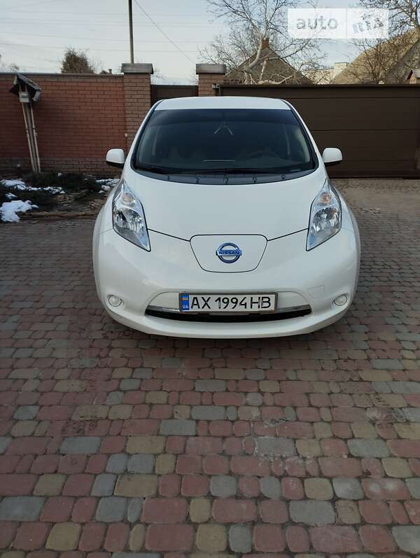 Хетчбек Nissan Leaf 2017 в Чугуєві