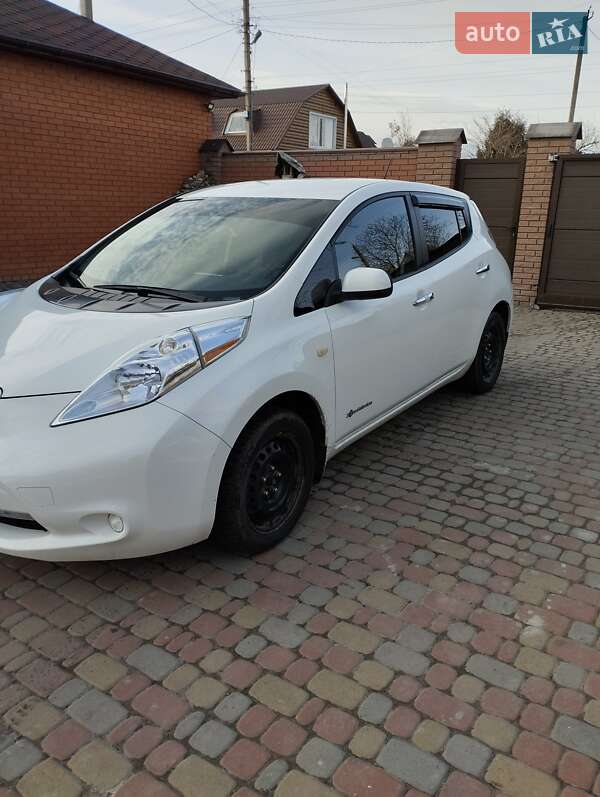 Хэтчбек Nissan Leaf 2017 в Чугуеве