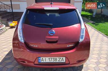 Хэтчбек Nissan Leaf 2013 в 